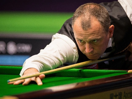 Mark Williams books International Championship spot with clinical qualifying win